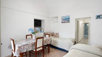 1 makuuhuone, silitysrauta/-lauta, ilmainen Wi-Fi, vuodevaatteet