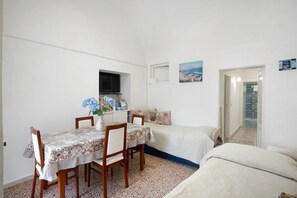 1 多间卧室、熨斗/熨衣板、免费 WiFi、床单