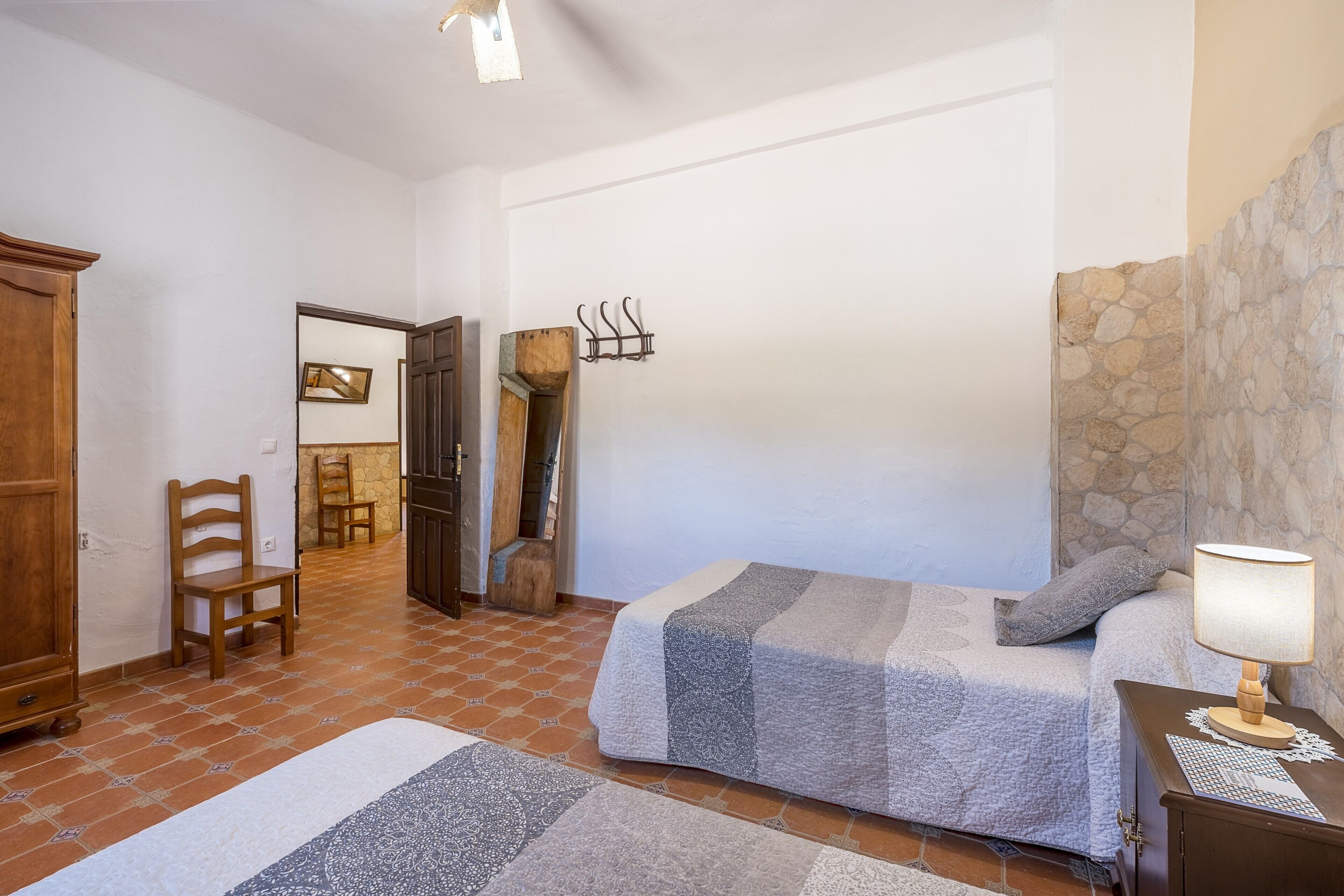 6 bedrooms, iron/ironing board, free WiFi, bed sheets