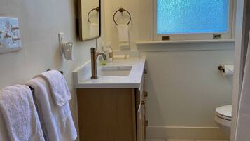 風筒、提供毛巾、番梘、洗頭水