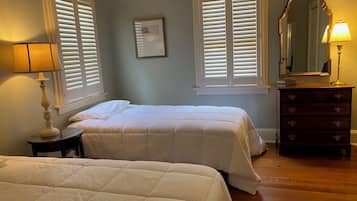 2 bedrooms, desk, iron/ironing board, free WiFi