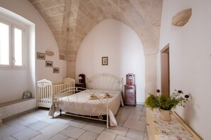 2 bedrooms, iron/ironing board, free WiFi - Apartment 'Torre Tonda Bilocale' with Wi-Fi and Air Conditioning (Avetrana)