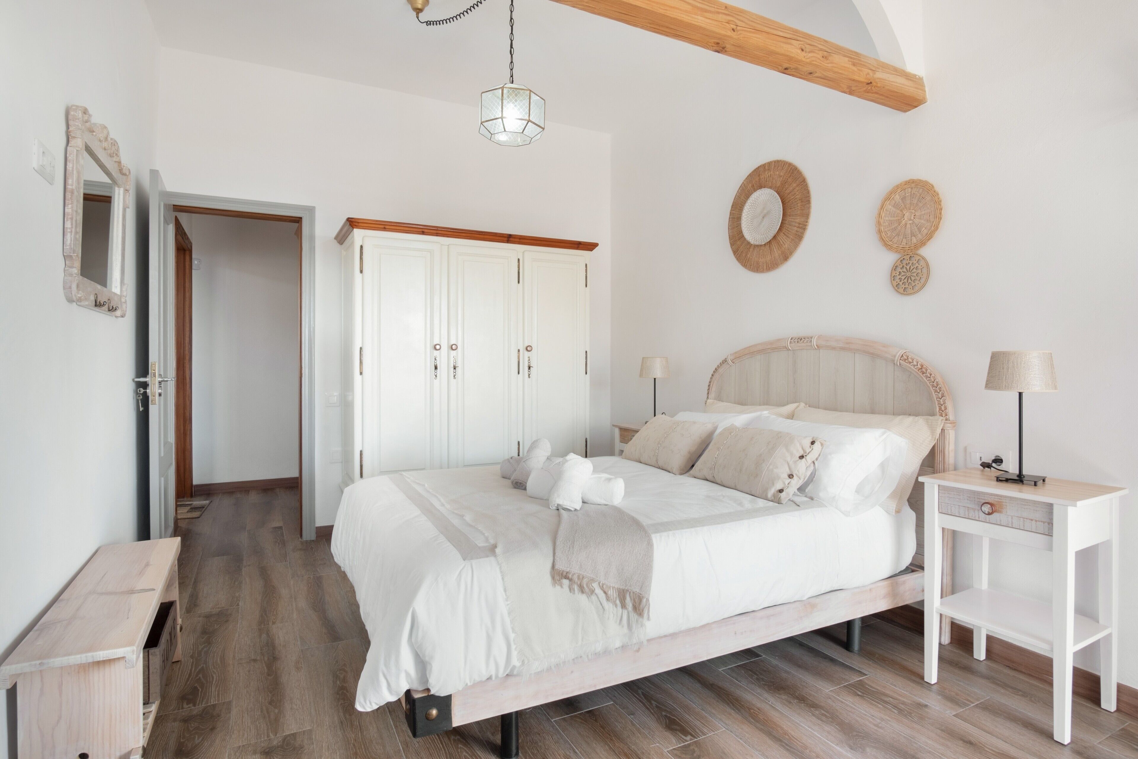 2 chambres, fer et planche à repasser, Wi-Fi gratuit, draps fournis