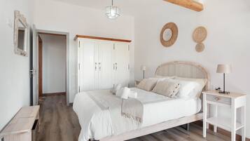 2 chambres, fer et planche à repasser, Wi-Fi gratuit, draps fournis