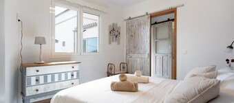 Holiday Home 'Las Golondrinas - B' with Sea View, Private Terrace and Wi-Fi