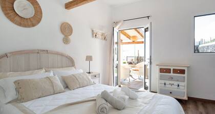 Ferienhaus 'Las Golondrinas - B' mit Meerblick, privater Terrasse und WLAN