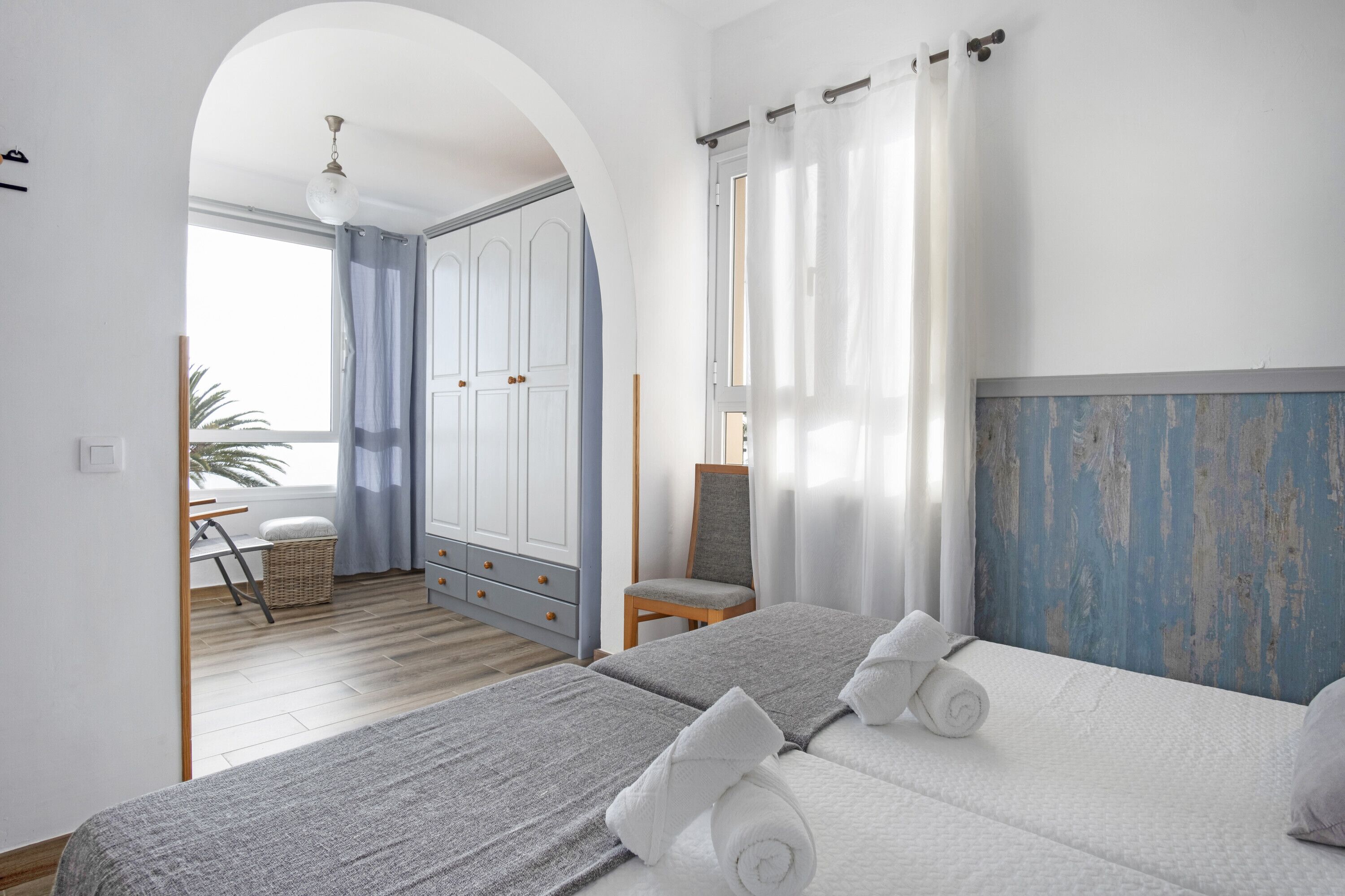 3 dormitorios, tabla de planchar con plancha, wifi gratis y ropa de cama