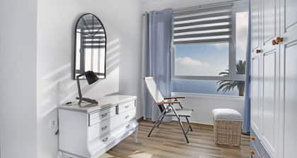 Vacation Home 'Las Golondrinas' with Sea View, Wi-Fi and Air Conditioning