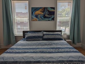 1 bedroom, in-room safe, iron/ironing board, free WiFi - Second Floor King Bed w/ Off-Street Parking Near SSM/Children's Hospital (St. Louis)