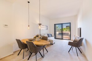 TV - Apartment 'El Oasis Martinica 8 Bajo A' with Shared Pool, Wi-Fi and Air Conditioning (Fuente Alamo)