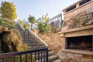 Property grounds - Holiday Home 'Playa De Balares' with Sea View, Private Terrace and Wi-Fi (Balarés)