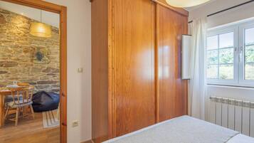 2 quartos, Wi-Fi de cortesia, roupa de cama