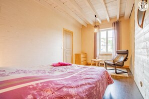 3 bedrooms, WiFi - La Suite d'Anna - ROYER (ROYER)