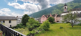 Appartement 'Casa Anna' avec vue sur montagne et terrasse privée