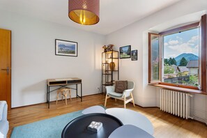 Living area - Apartment 'Casa Anna' with Mountain View and Private Terrace (Santa Maria Maggiore)