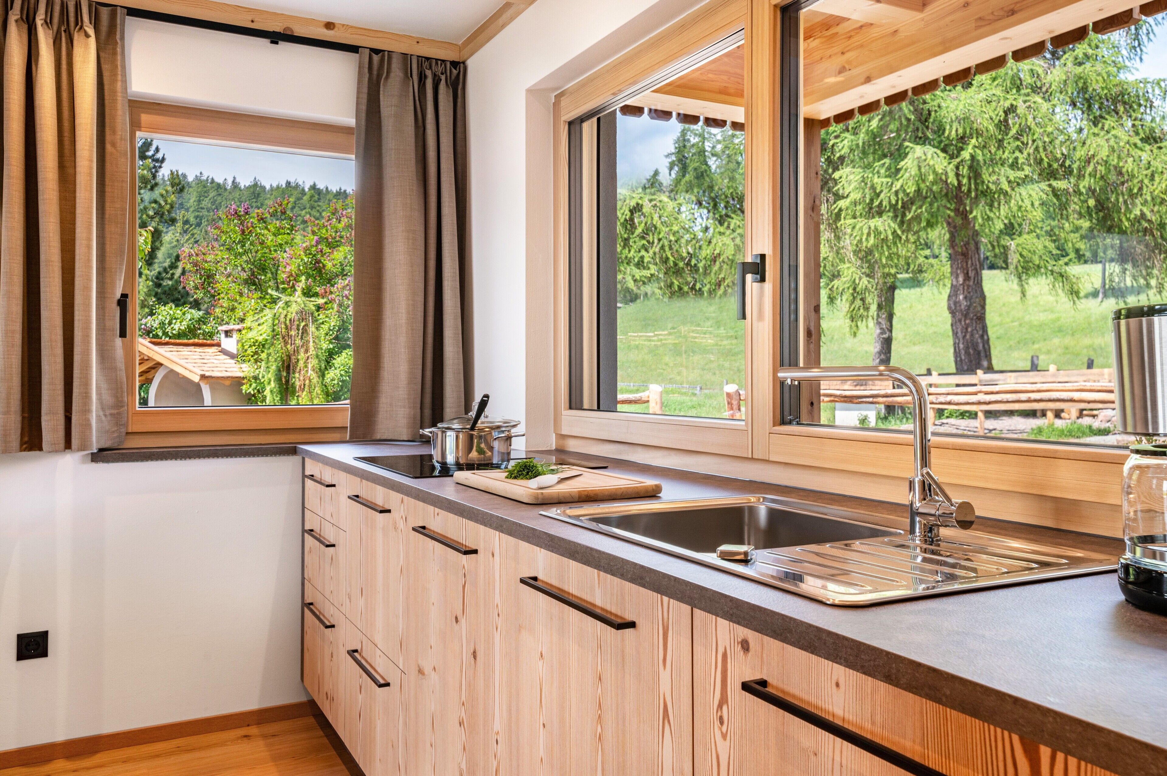 Kühlschrank, Ofen, Herdplatte, Geschirrspüler