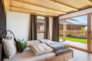 2 bedrooms, free WiFi, bed sheets, wheelchair access - Apartment 'Feicht' with Mountain View, Private Terrace and Wi-Fi (Jenesien)