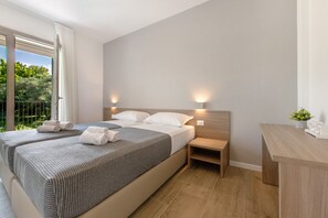 2 bedrooms, iron/ironing board, free WiFi, bed sheets - Apartment 'Eleonora C3' with Shared Pool, Private Terrace, and Air Conditioning (Garda)