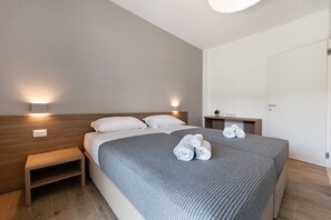 2 bedrooms, iron/ironing board, free WiFi, bed sheets - Apartment 'Eleonora C3' with Shared Pool, Private Terrace, and Air Conditioning (Garda)