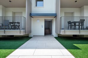 Exterior - Apartment 'Eleonora C3' with Shared Pool, Private Terrace, and Air Conditioning (Garda)