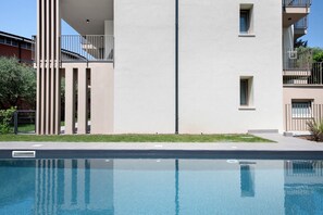 Pool - Apartment 'Eleonora C1' with Shared Pool, Private Terrace, and Air Conditioning (Garda)