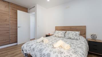 1 slaapkamer, een strijkplank/strijkijzer, gratis wifi, beddengoed