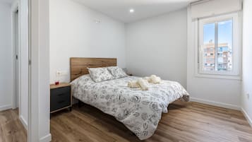 1 slaapkamer, een strijkplank/strijkijzer, gratis wifi, beddengoed