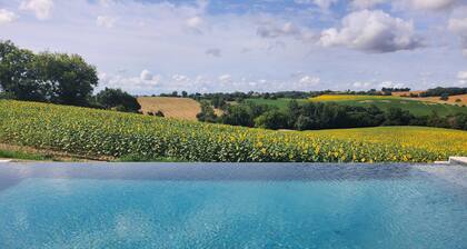 Gîte Les Hauts d’En Perrin with Heated Pool and Mountain View