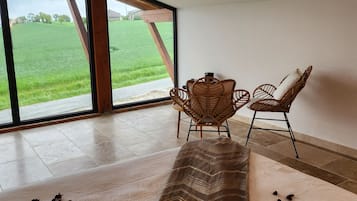 5 bedrooms, iron/ironing board, free WiFi, bed sheets