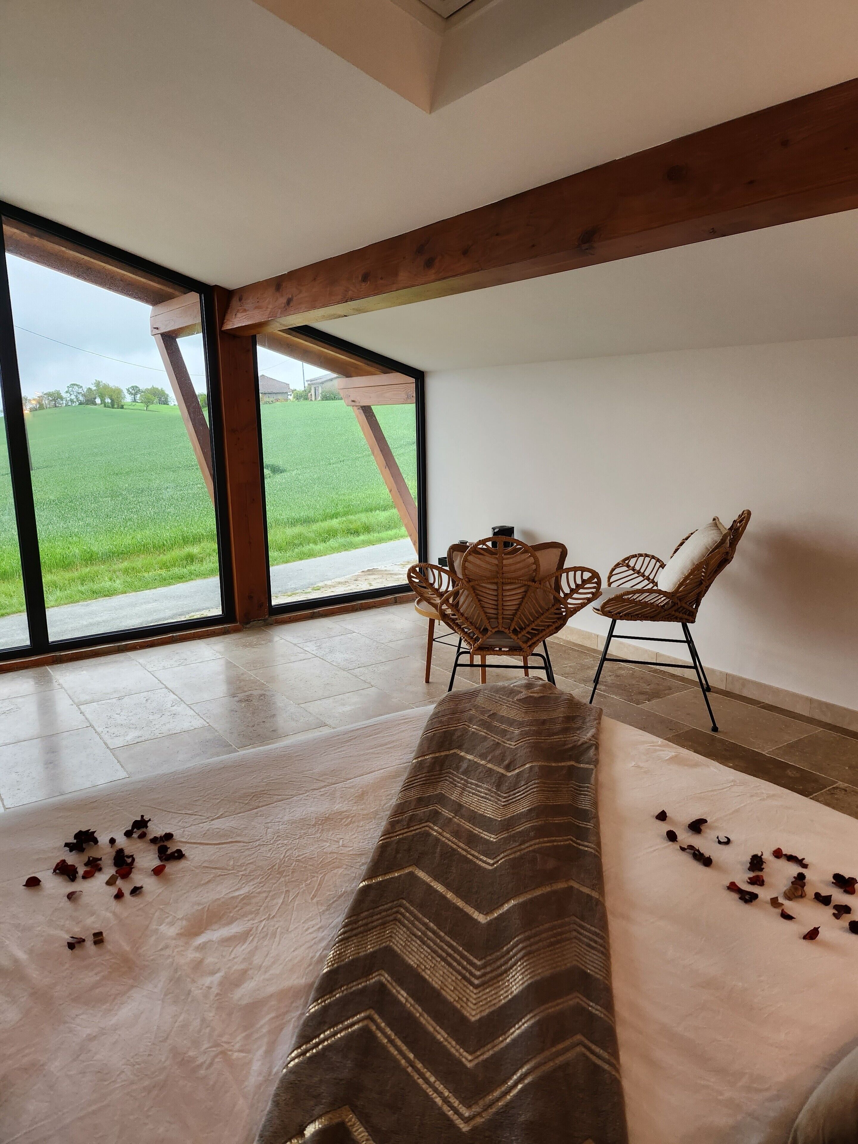 5 habitaciones, tabla de planchar con plancha y wifi gratis 