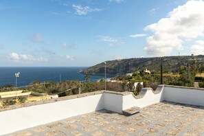 Terrace/patio - Apartment 'Appartamento Rosa' with Sea View, Private Terrace and Wi-Fi (Marina Serra)