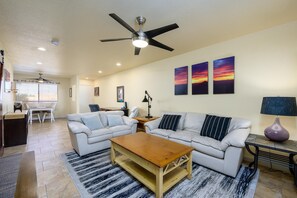 Smart TV, ping pong, books - CASA WILLOW-Anasazi Village- Updated condo (Phoenix)