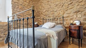 3 dormitorios, tabla de planchar con plancha, wifi gratis y ropa de cama