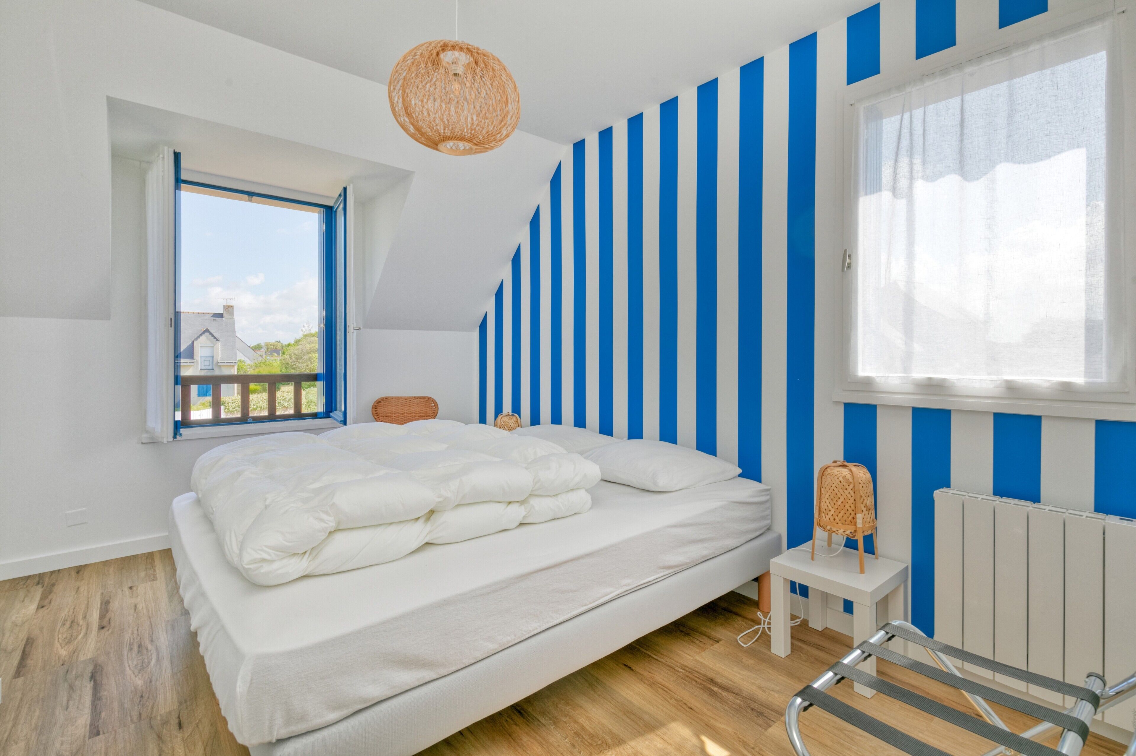 1 chambre, fer et planche à repasser, Wi-Fi gratuit, draps fournis