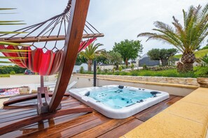 Terrace/patio - Holiday Home 'Villa Gurson' with Private Pool, Private Terrace and Private Garden (Carsac de Gurson)