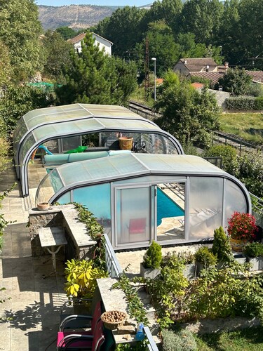 Maison de vacances 'Le Mas De Campels' avec vue sur les montagnes, piscine privée et Wi-Fi
