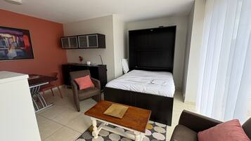 Iron/ironing board, WiFi (free), bed sheets