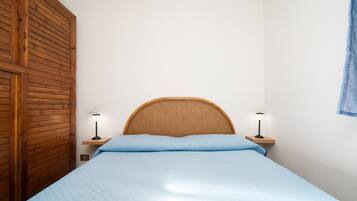 1 slaapkamer, een strijkplank/strijkijzer, gratis wifi, beddengoed