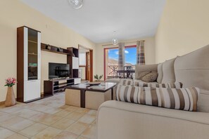 TV - Vacation Apartment 'Precioso Triple En Jandía Beach' with Sea View, Shared Pool and Wi-Fi (Jandia)