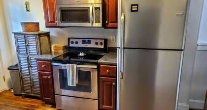 Colorful & Cozy 3-Bedroom Home in RVA