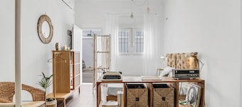 Studio Apartment 'La Casita Blanca' with Wi-Fi and Air Conditioning