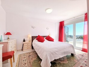 3 bedrooms, iron/ironing board, free WiFi, bed sheets - Holiday Home 'Casa Tien' with Sea View, Wi-Fi and Air Conditioning (Benitachell)