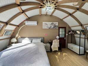 1 bedroom, desk, iron/ironing board, WiFi