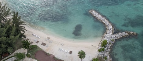 Liegestühle, Strandtücher