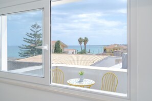 Interior - Apartment 'A Due Passi Dal Mare' with Sea View, Shared Pool and Wi-Fi (Avola)