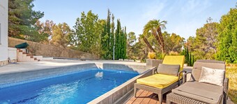 Villa “Bohemia” with Sea Views, Private Pool, and Wi-Fi
