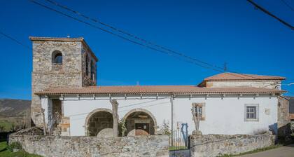 Country House 'El Corcal' with Mountain View, Private Terrace and Wi-Fi