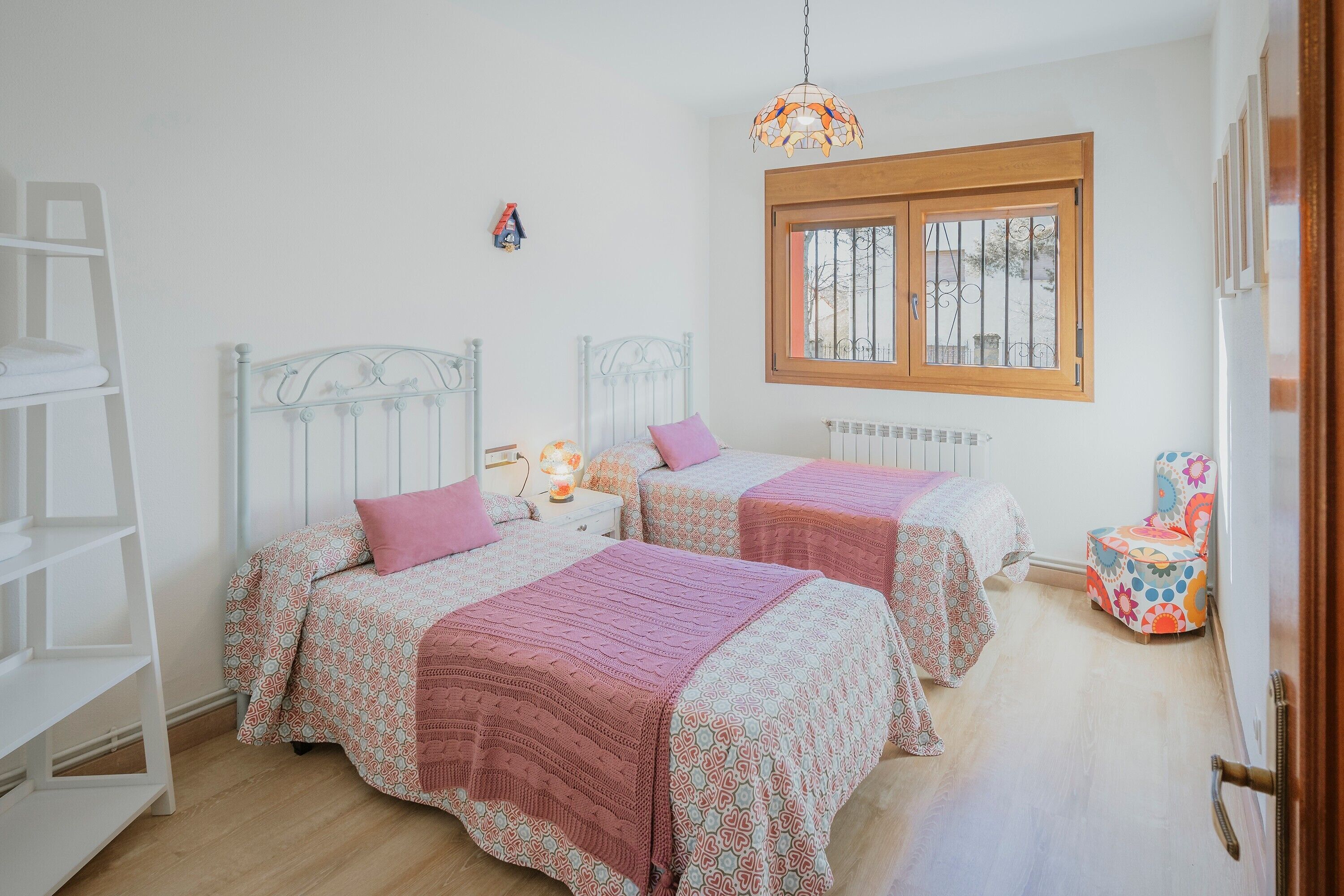 4 bedrooms, iron/ironing board, free WiFi, bed sheets