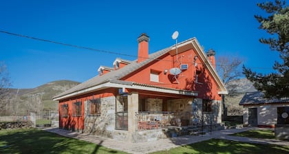Country House 'El Corcal' with Mountain View, Private Terrace and Wi-Fi
