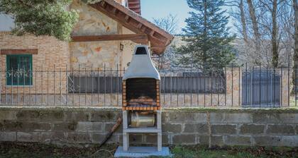 Casa rural 'El Corcal' con vistas a la montaña, terraza privada y Wi-Fi